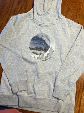 Oura Light Gray Pullover Hoodie with Buttoned Hood Lake of the Woods Oregon
